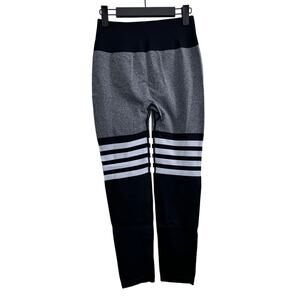 NWOT Women's Gray Black Striped Leggings Puckered Rear Large